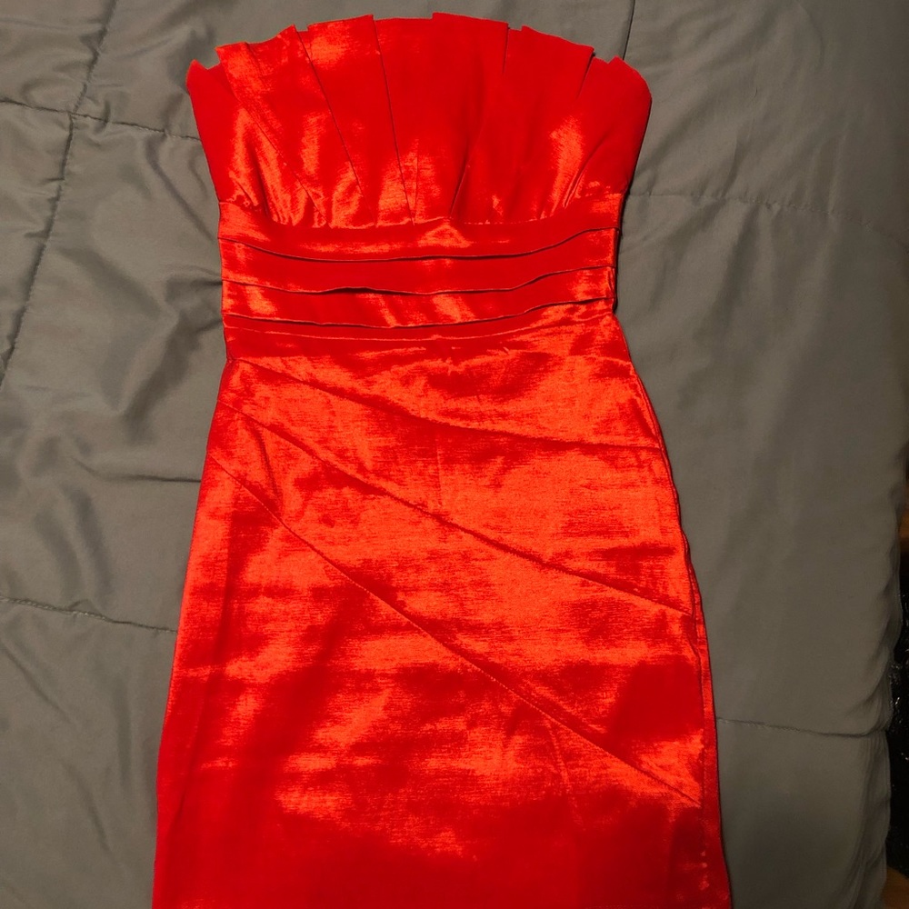 Women’s Red Strapless Dress